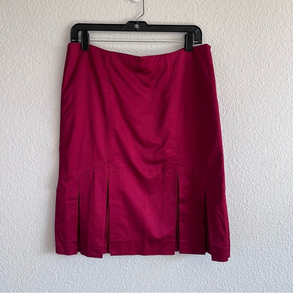 Bebe Y2K Women’s Sleek Red Satin Kick Hem Pleated Pencil Skirt - Picture 1 of 13